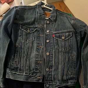 Levi's women’s Dark Wash Denim Trucker Jacket - Blue